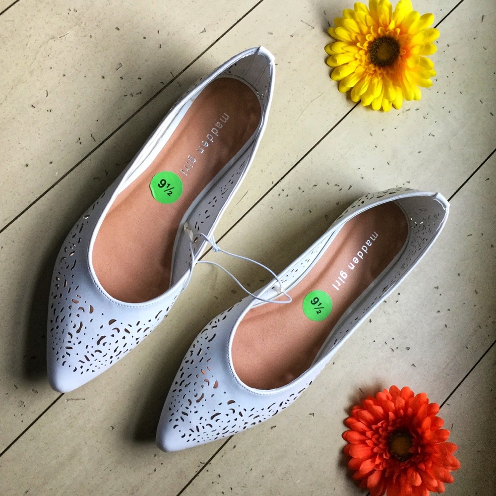 Steve Madden White Flats, 9.5